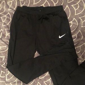 black nike joggers